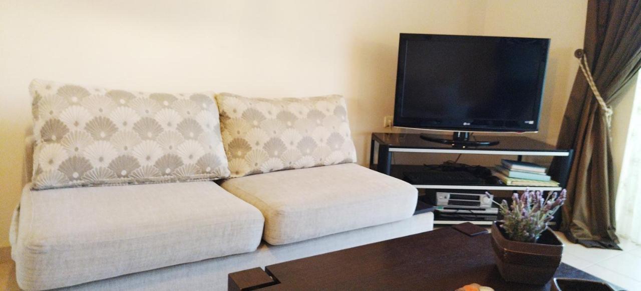 מיתיקאס Holiday & Business Furnished Apartments מראה חיצוני תמונה